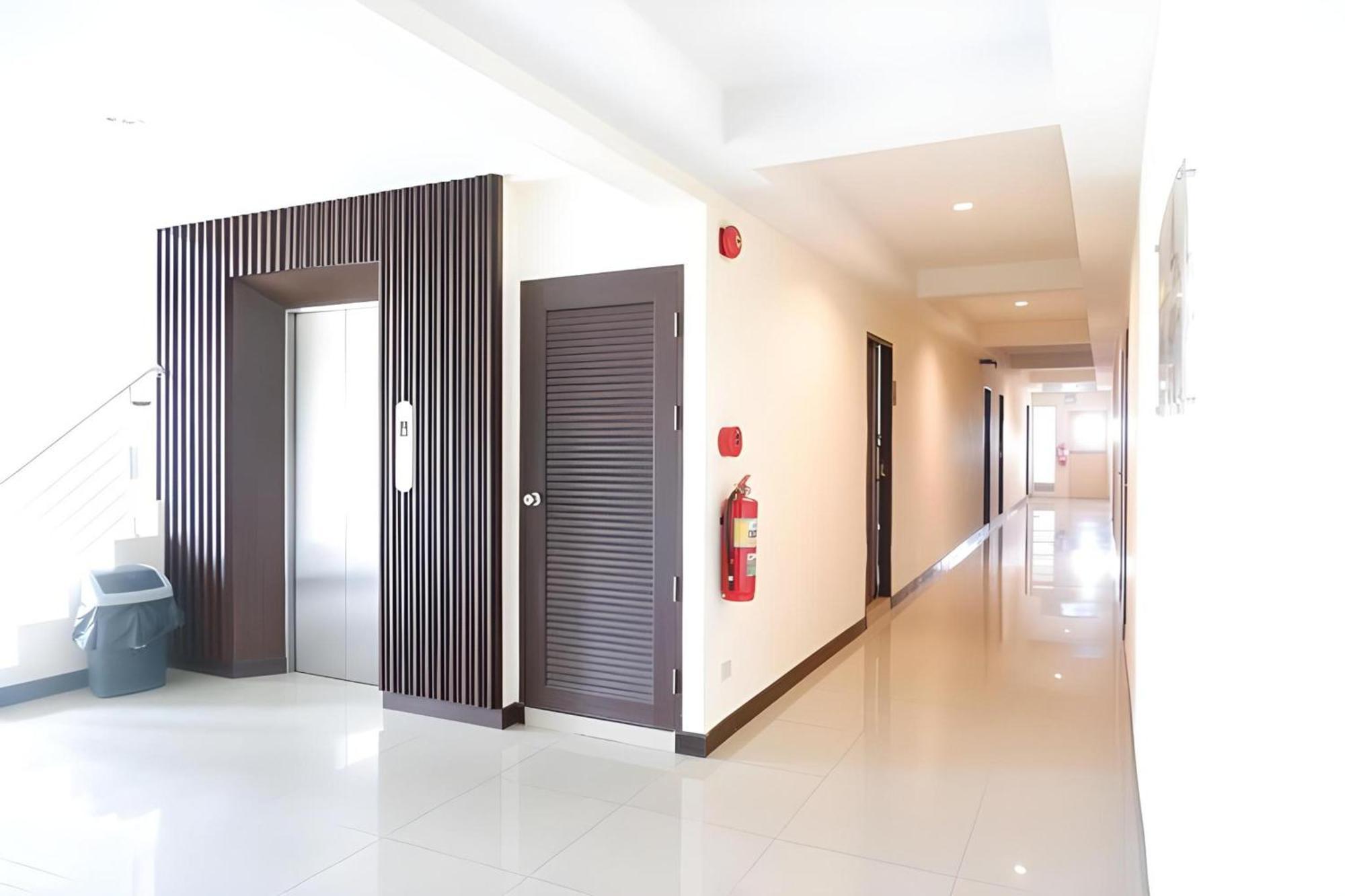 Collection O Vresotel Nonthaburi Exterior photo